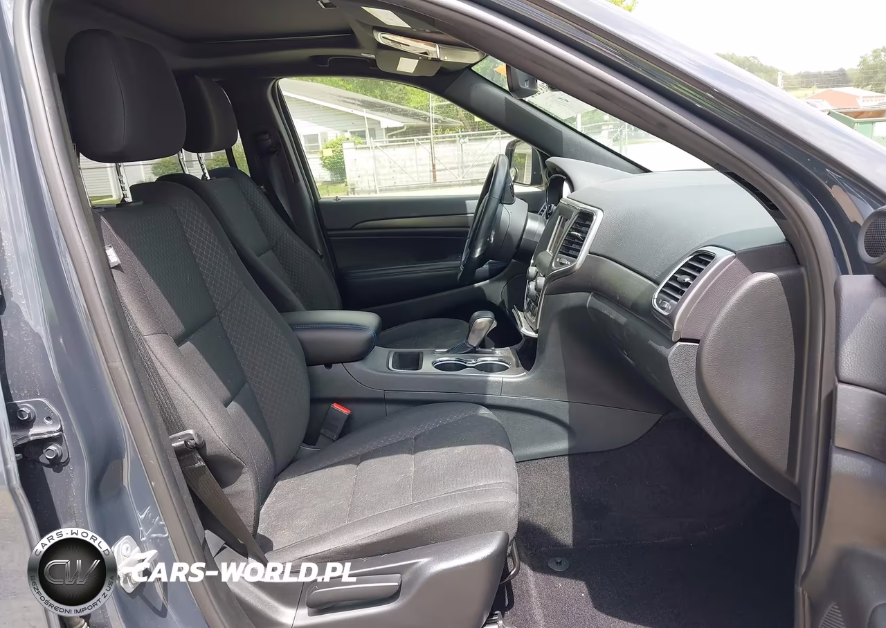 2018 Jeep Grand Cherokee Upland 4X4 VIN:1C4RJFAG7JC377959 - 5