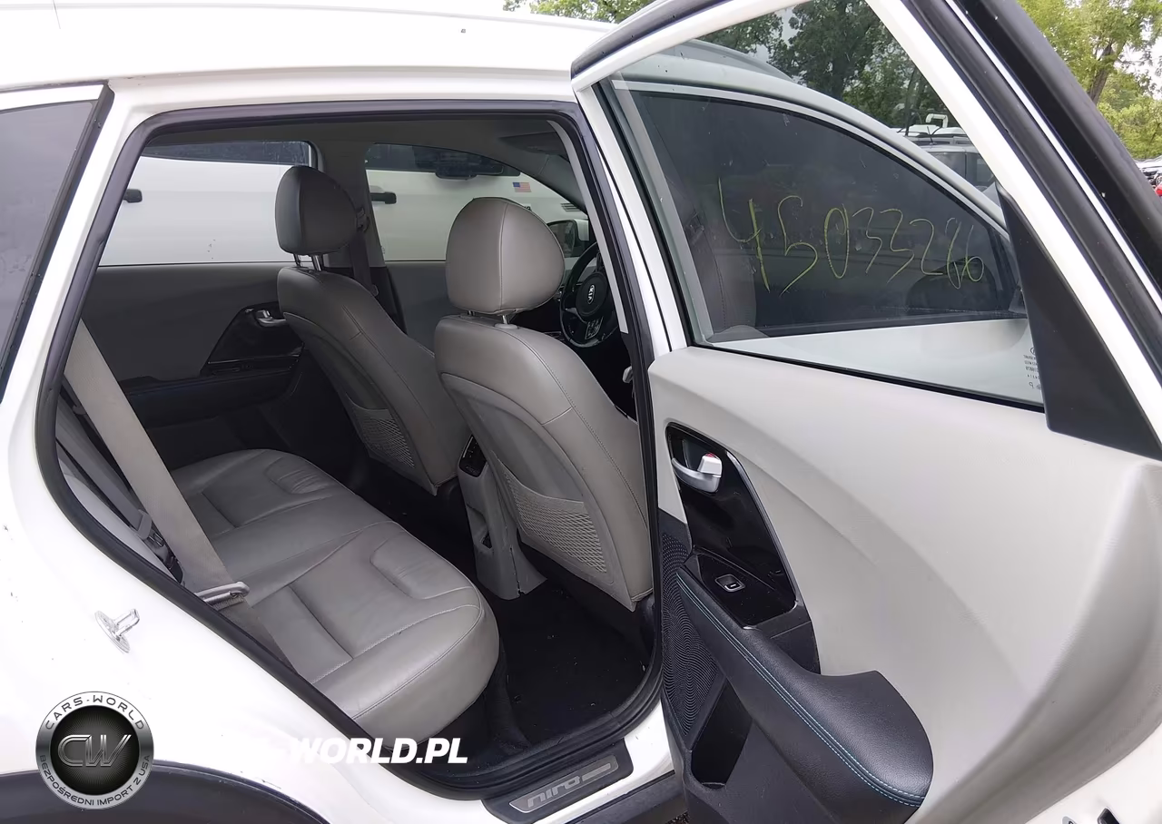 2017 Kia Niro Touring VIN:KNDCE3LC4H5042076 - 8