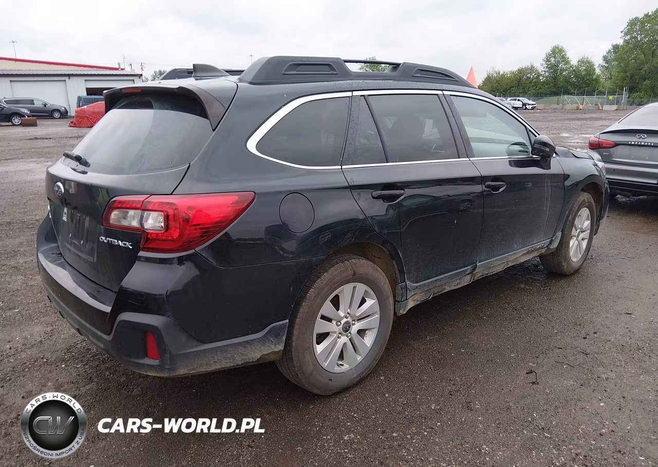 2018 Subaru Outback 2.5I Premium VIN:4S4BSAFC5J3251859 - 4