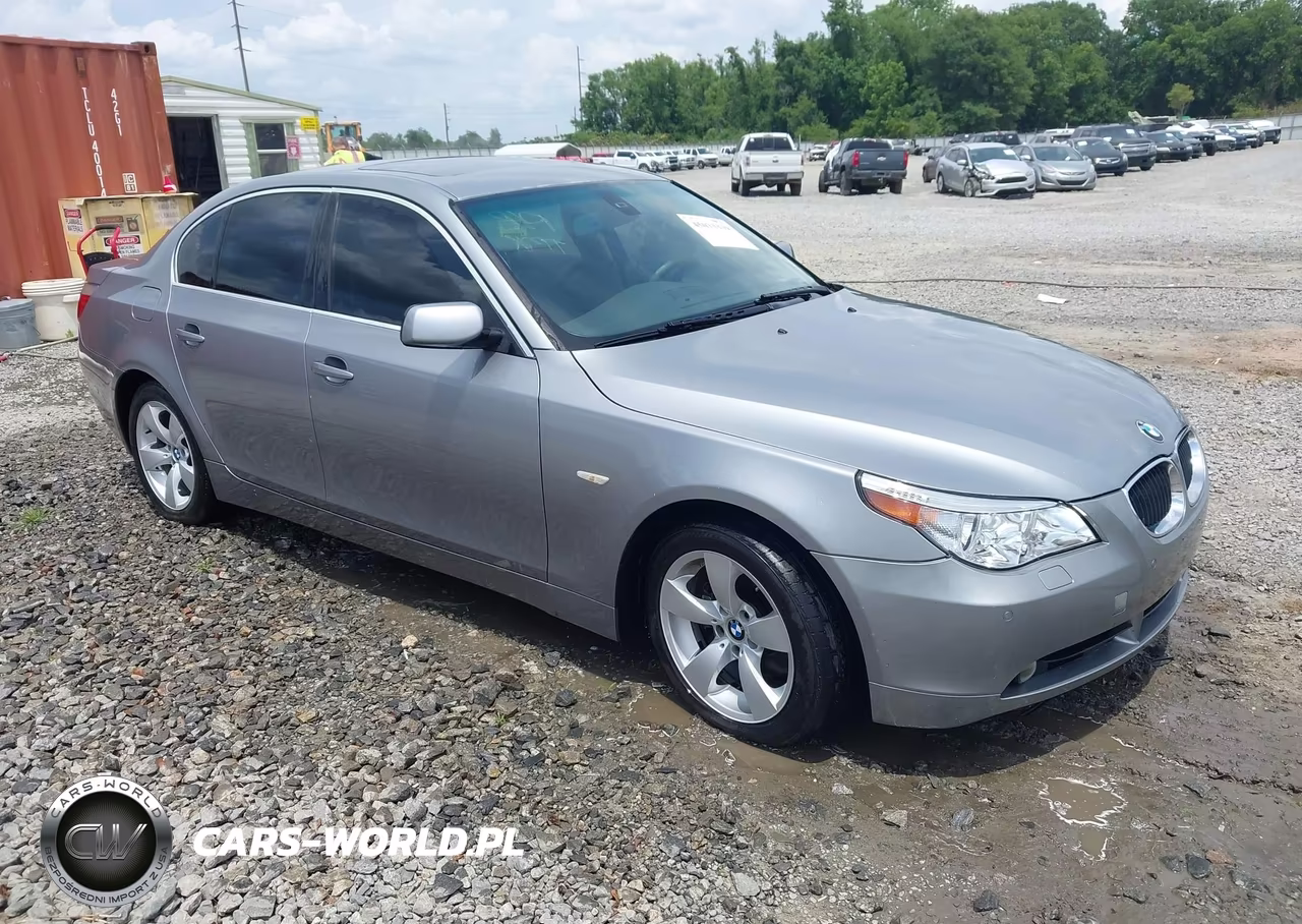 2004 BMW 530I