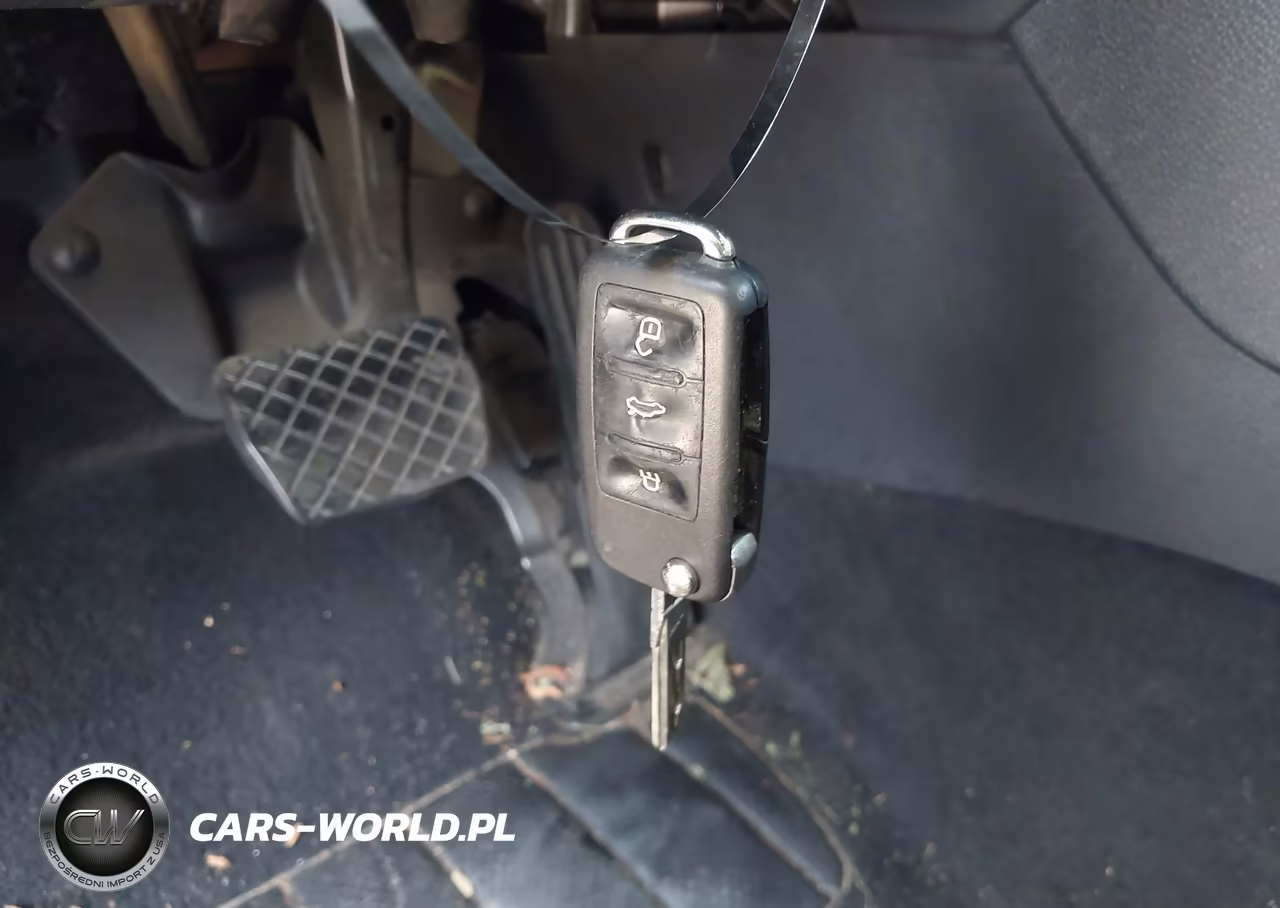 2010 Volkswagen Golf 4-Door VIN:WVWDA7AJ4AW241993 - 11