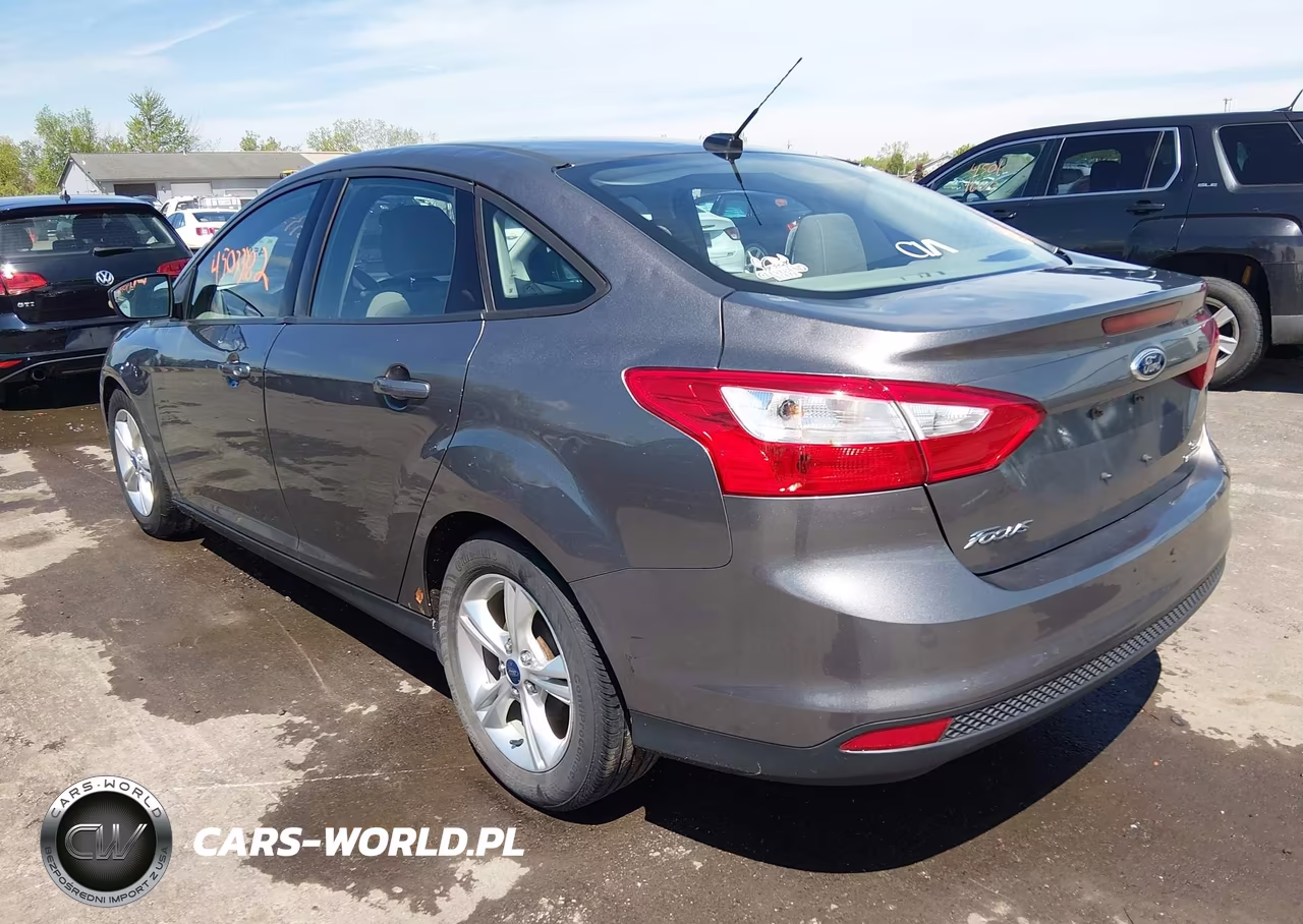 2014 Ford Focus Se VIN:1FADP3F22EL270155 - 3