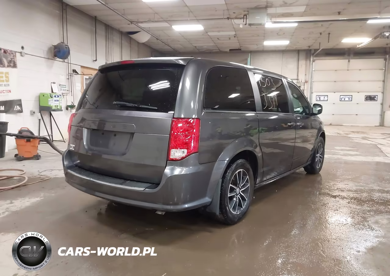 2019 Dodge Grand Caravan Gt VIN:2C4RDGEG8KR534205 - 4