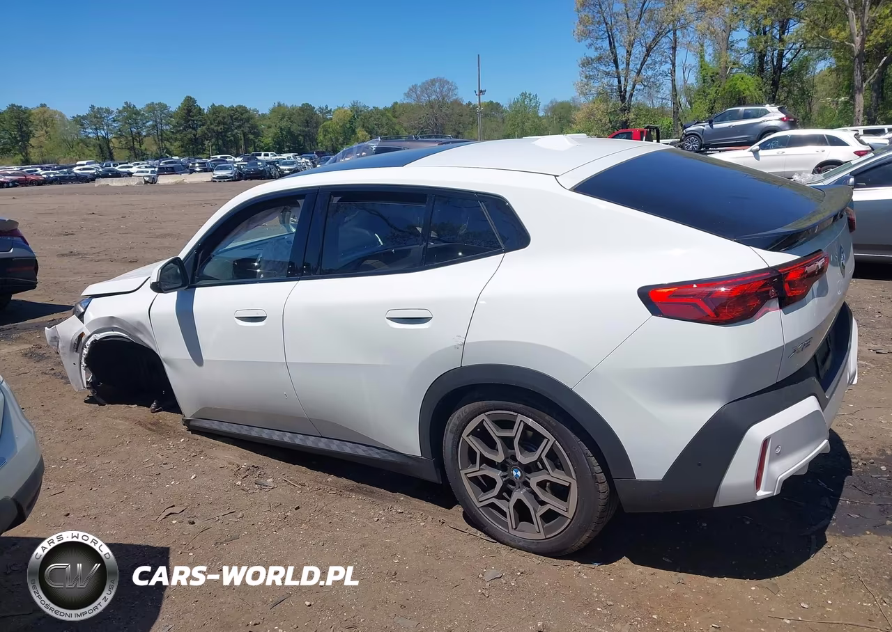 2025 BMW X2 xDrive28I VIN:WBX63GM05S5389585 - 13