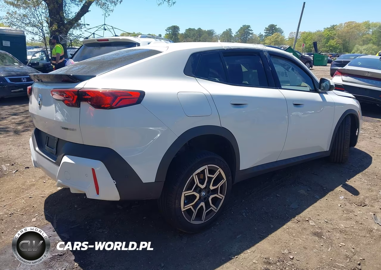 2025 BMW X2 xDrive28I VIN:WBX63GM05S5389585 - 4