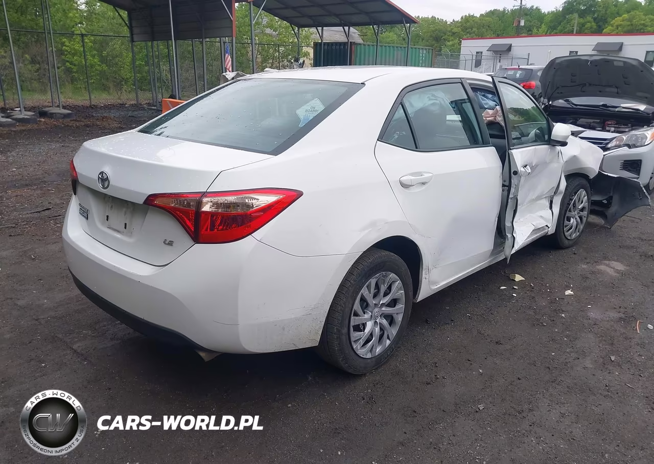 2017 Toyota Corolla Le VIN:2T1BURHE7HC838920 - 4