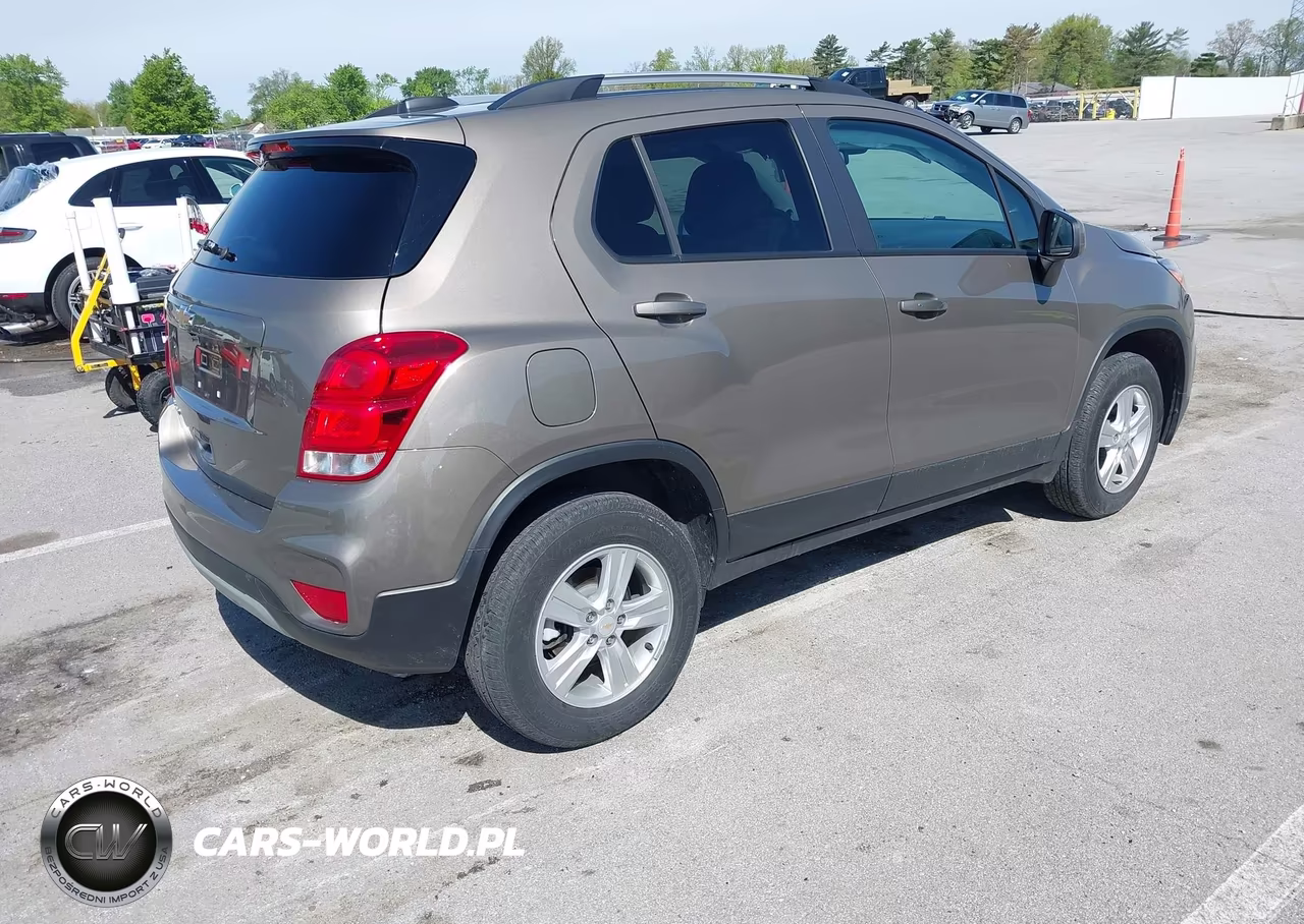 2021 Chevrolet Trax Awd Lt VIN:KL7CJPSB0MB311596 - 4