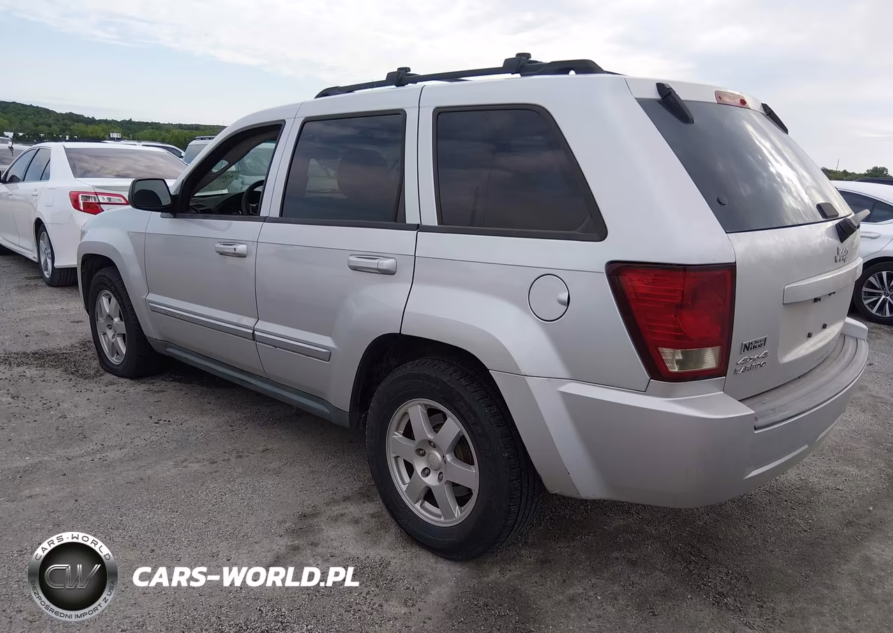 2010 Jeep Grand Cherokee Laredo VIN:1J4PR4GK7AC111108 - 3