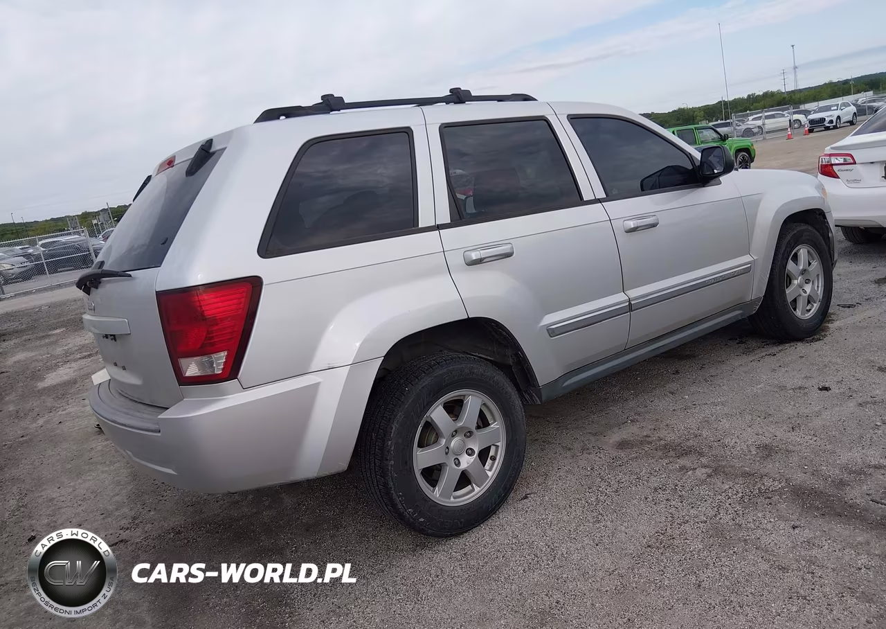 2010 Jeep Grand Cherokee Laredo VIN:1J4PR4GK7AC111108 - 4