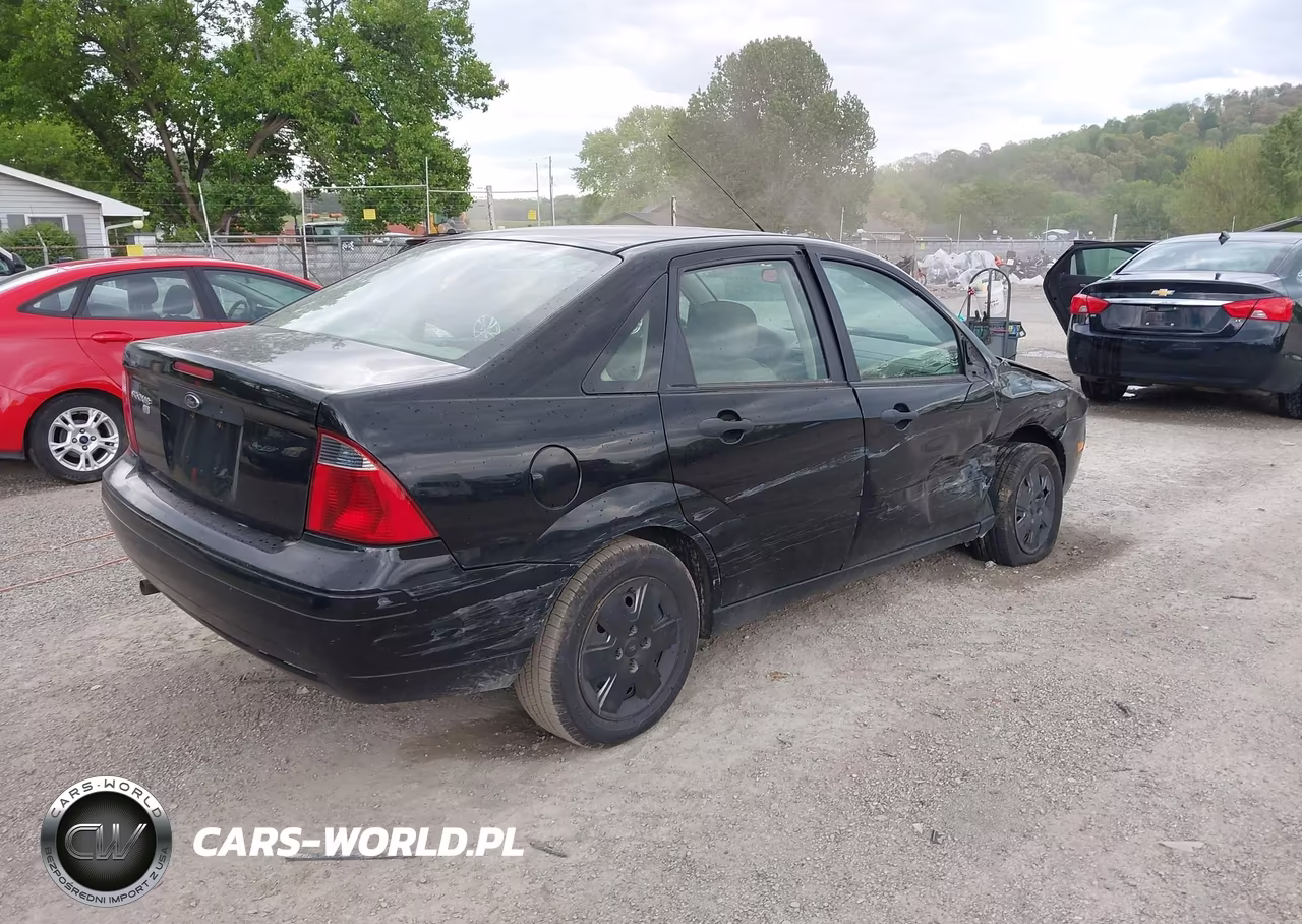 2007 Ford Focus S-Se-Ses VIN:1FAHP34N97W179772 - 4