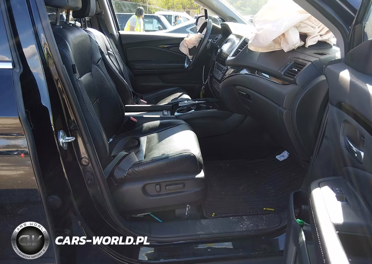 2018 Honda Pilot Elite VIN:5FNYF6H07JB009337 - 5