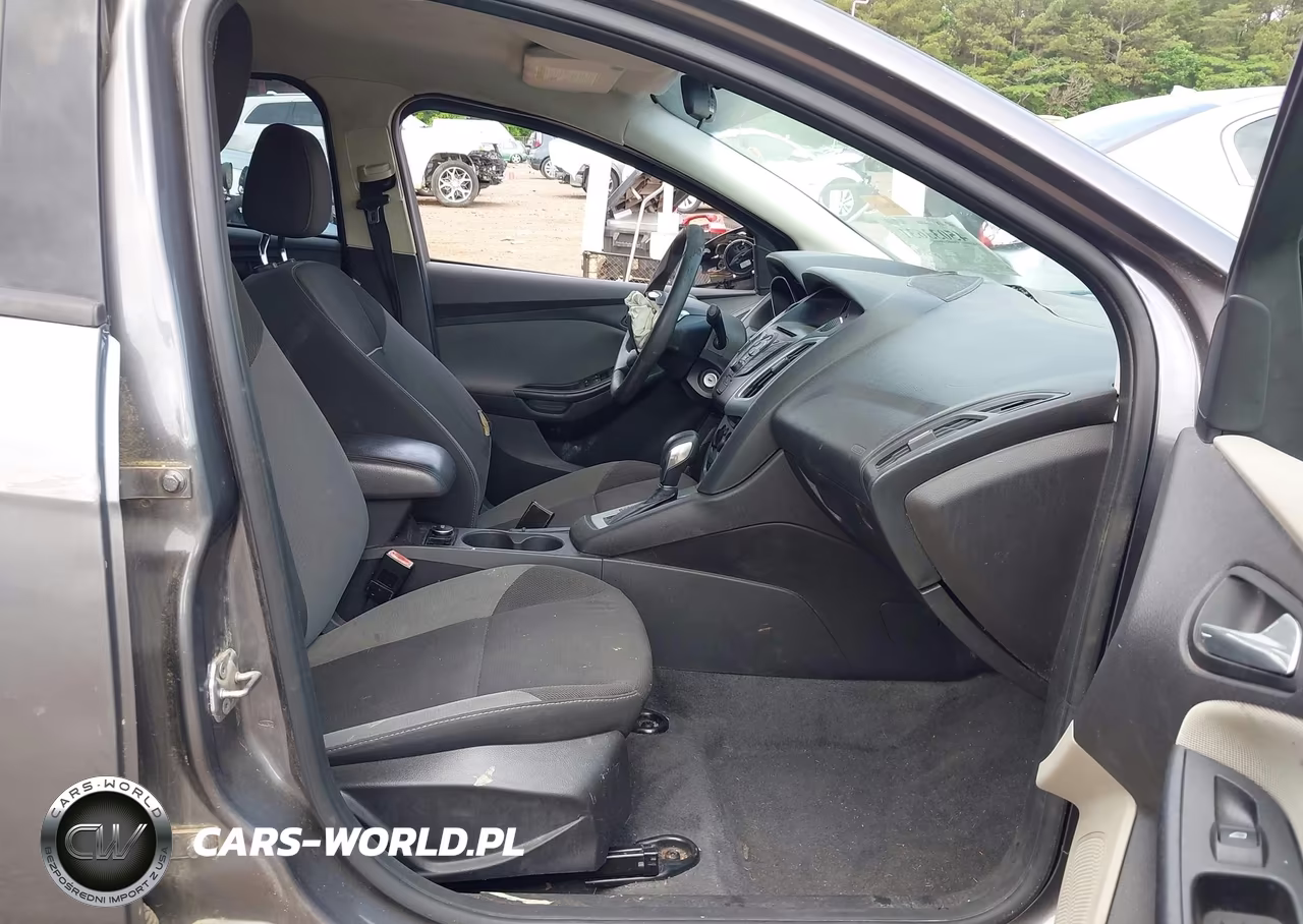 2012 Ford Focus Se VIN:1FAHP3F26CL186614 - 5