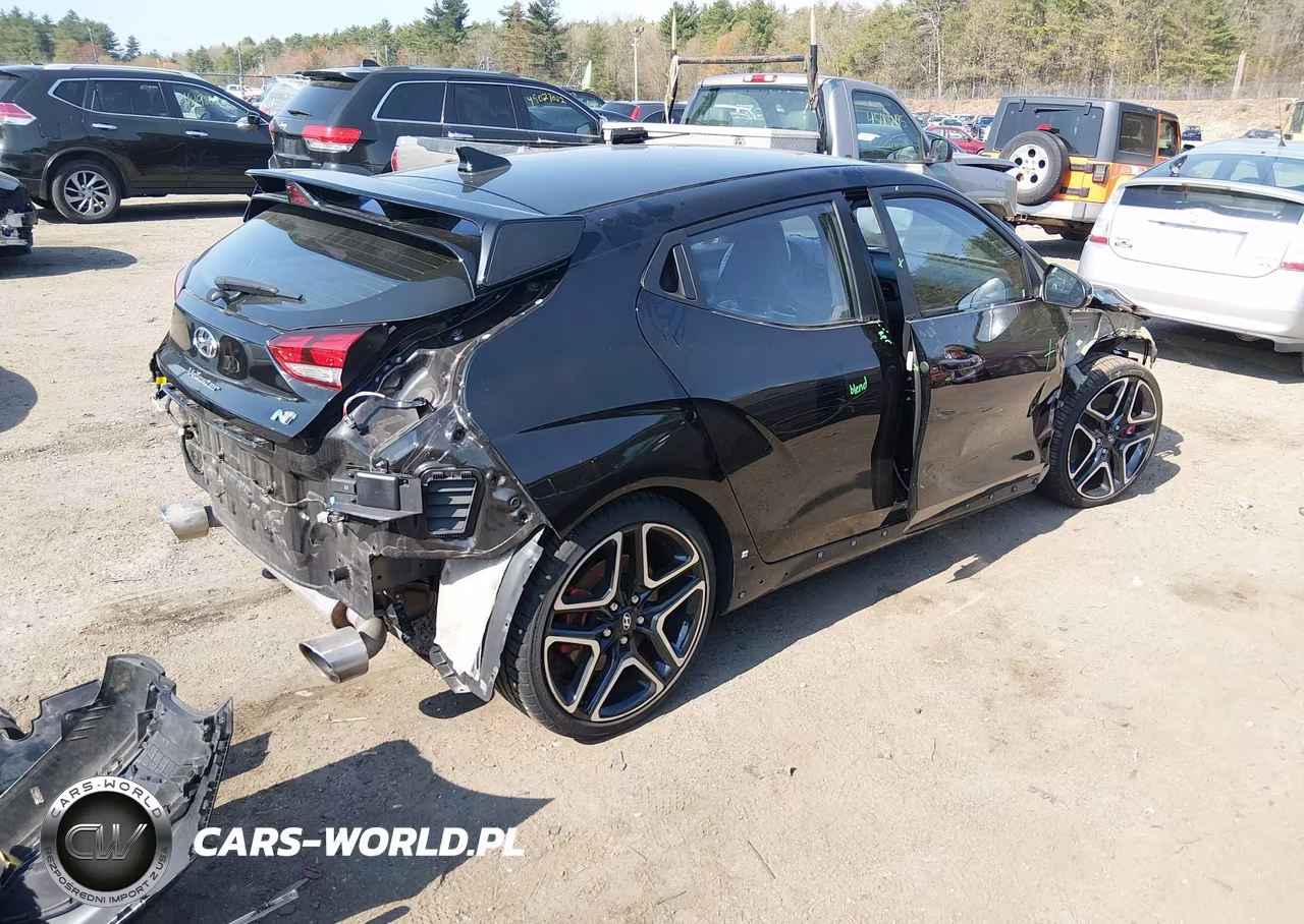 2022 Hyundai Veloster N VIN:KMHT36AH5NU014855 - 4