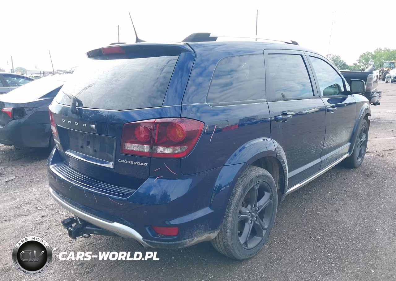 2018 Dodge Journey Crossroad VIN:3C4PDCGG7JT491341 - 4
