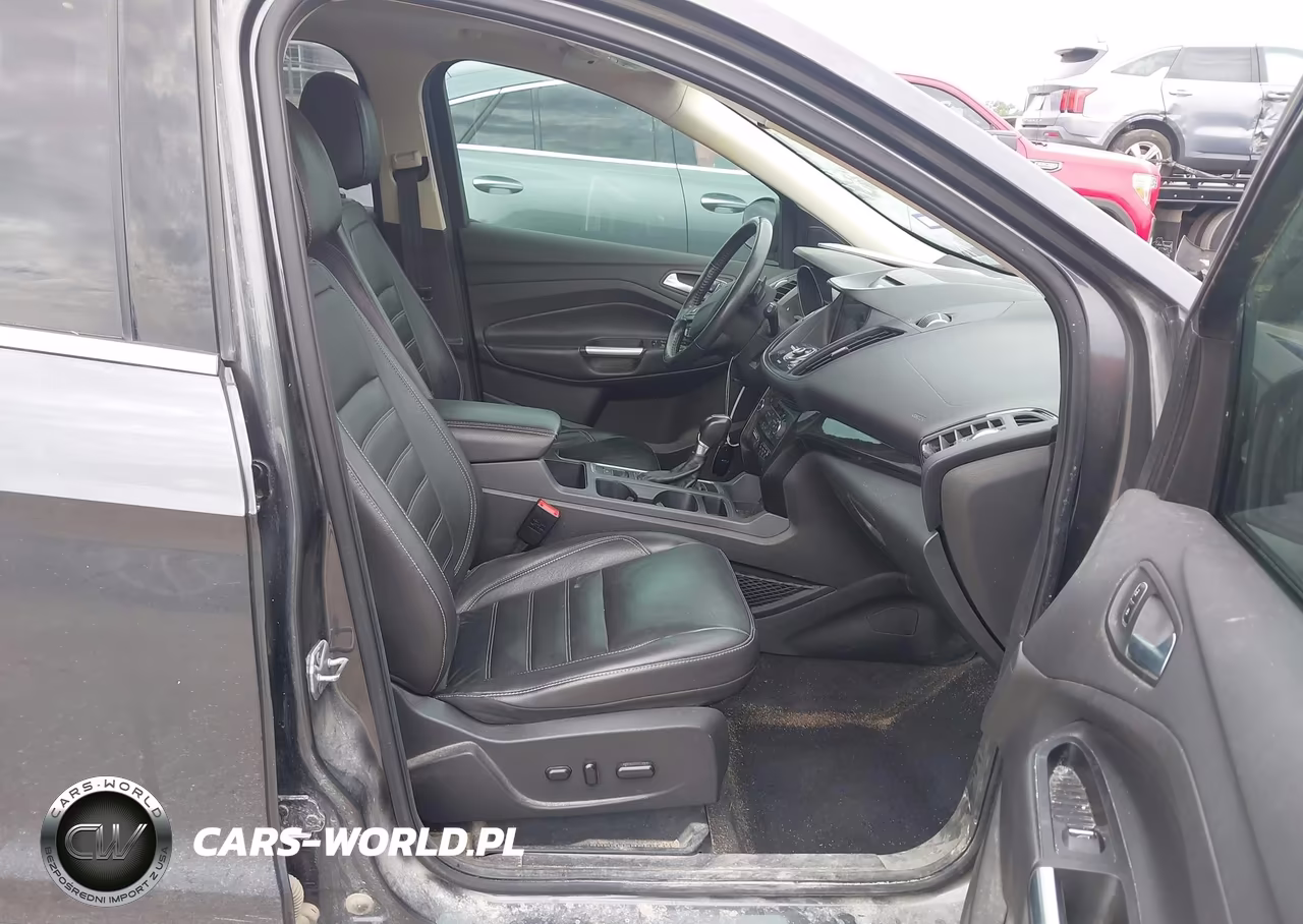 2017 Ford Escape Titanium VIN:1FMCU0J92HUA13329 - 5