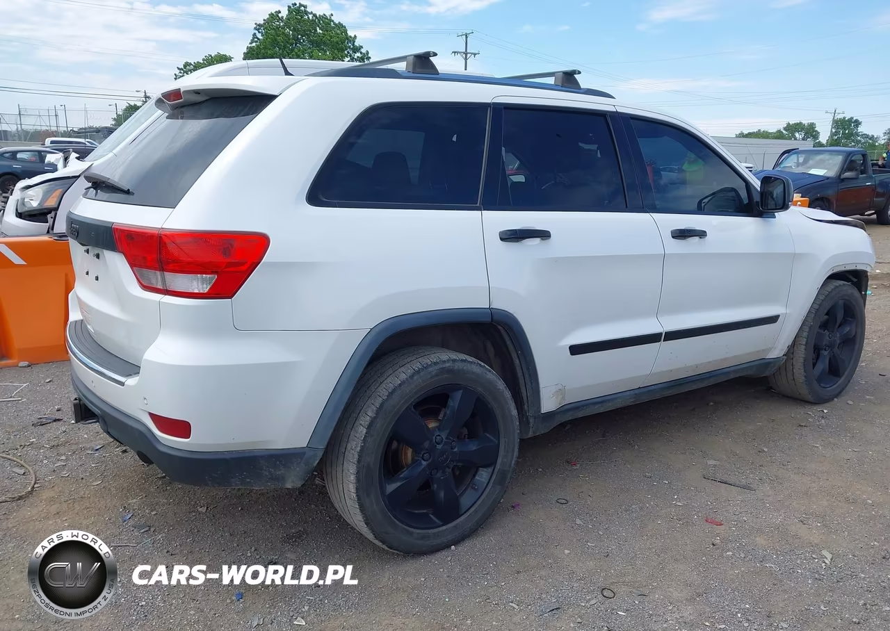 2013 Jeep Grand Cherokee Overland VIN:1C4RJECT9DC632488 - 4