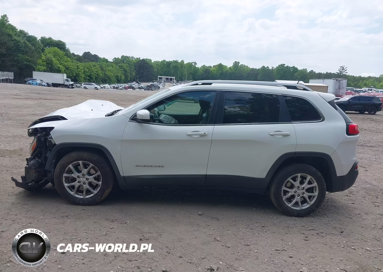 2014 Jeep Cherokee Latitude VIN:1C4PJLCS5EW105549 - 14