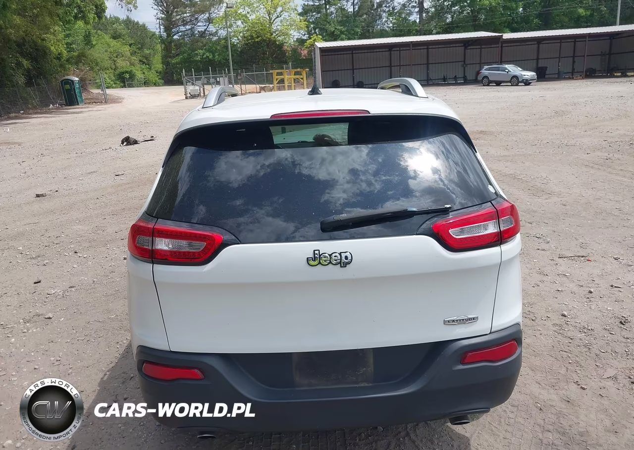 2014 Jeep Cherokee Latitude VIN:1C4PJLCS5EW105549 - 16