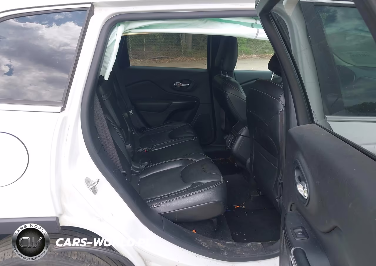 2014 Jeep Cherokee Latitude VIN:1C4PJLCS5EW105549 - 8