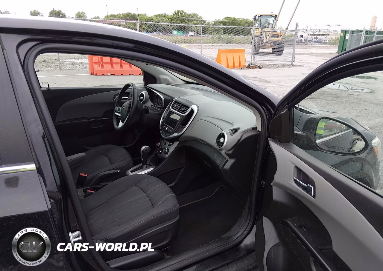 2019 Chevrolet Sonic Lt Auto VIN:1G1JD5SB8K4143819 - 5