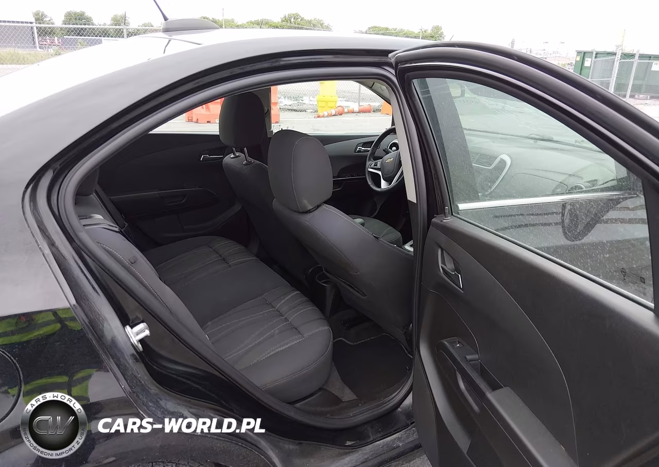 2019 Chevrolet Sonic Lt Auto VIN:1G1JD5SB8K4143819 - 8