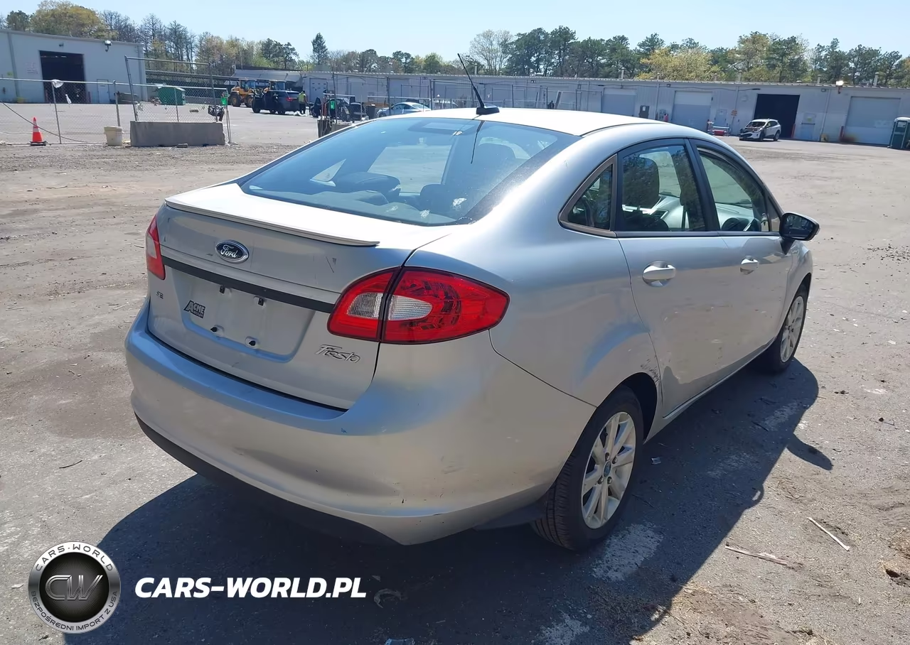 2013 Ford Fiesta Se VIN:3FADP4BJ9DM173972 - 4