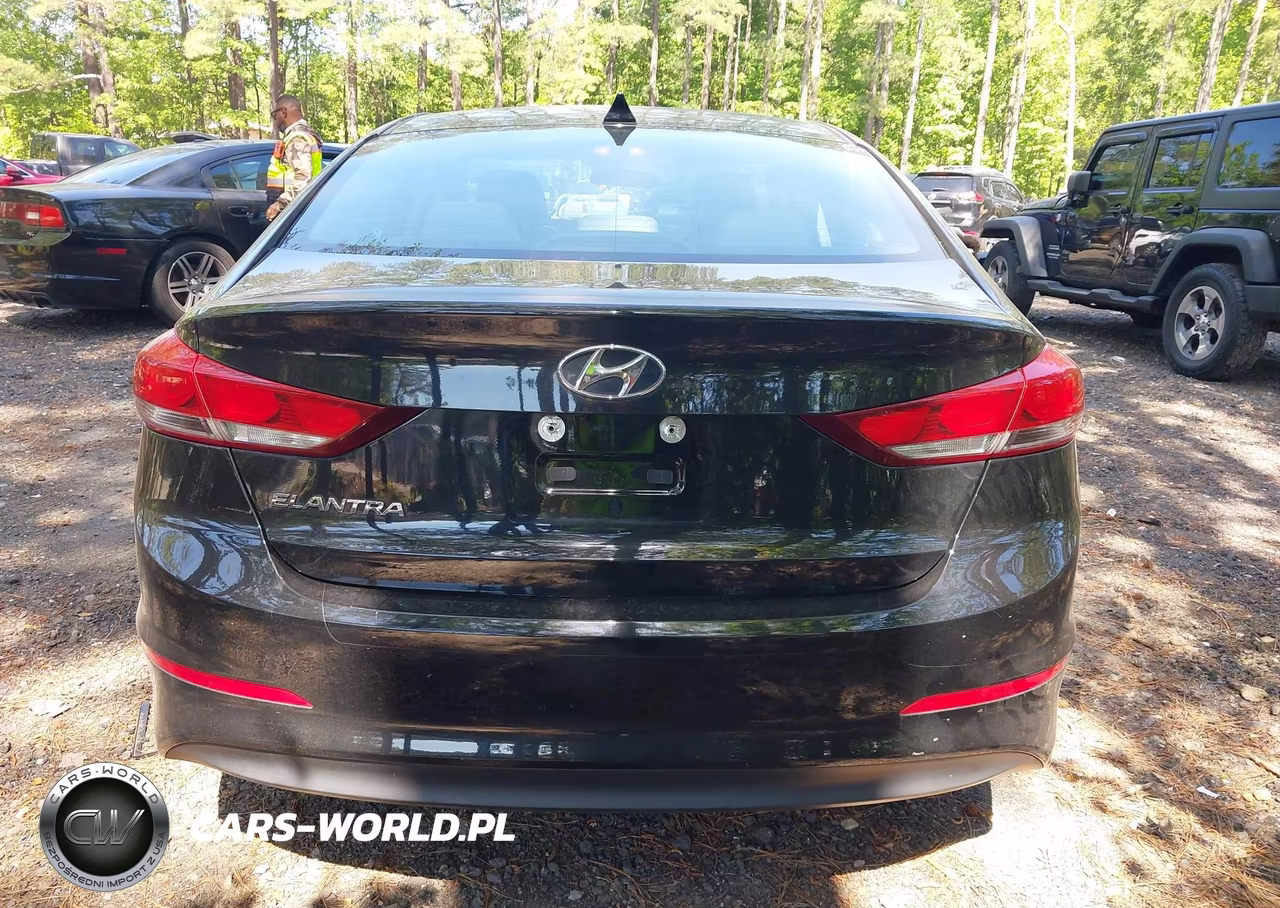 2018 Hyundai Elantra Sel VIN:5NPD84LF4JH324364 - 17