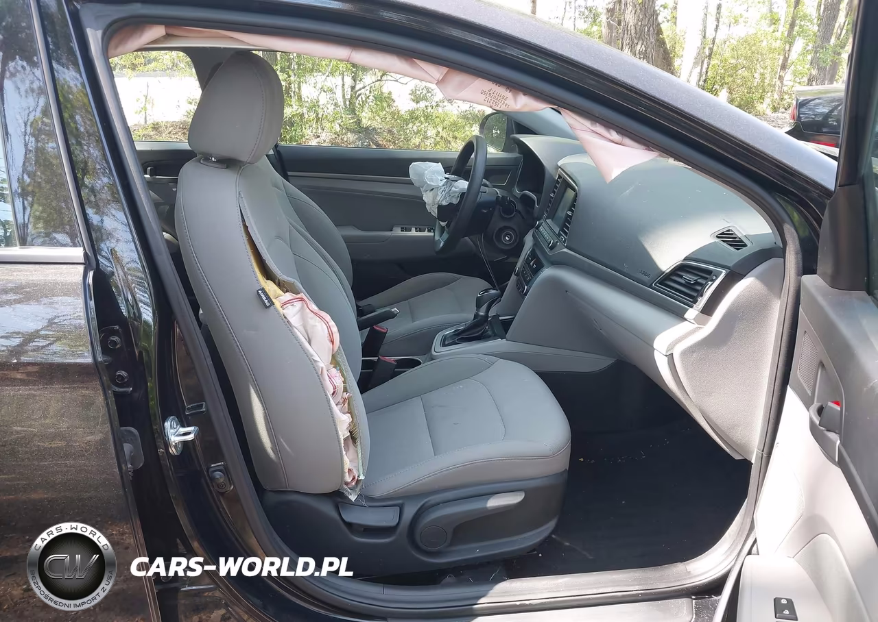 2018 Hyundai Elantra Sel VIN:5NPD84LF4JH324364 - 5