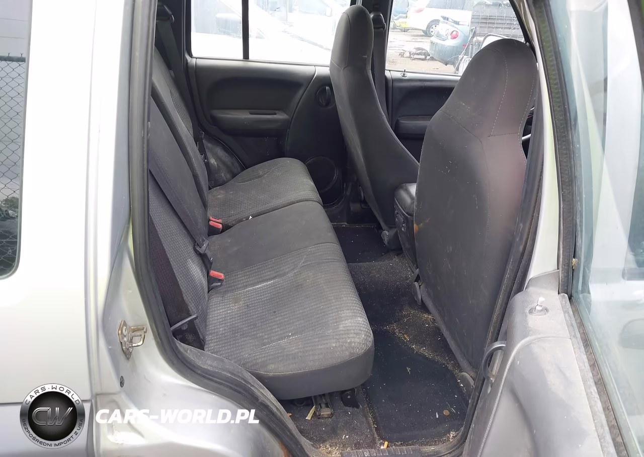 2004 Jeep Liberty Sport VIN:1J4GL48K24W286546 - 8