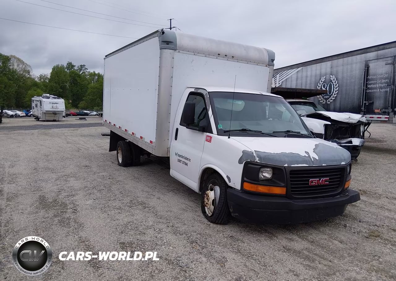 2011 GMC Savana Cutaway Work Van