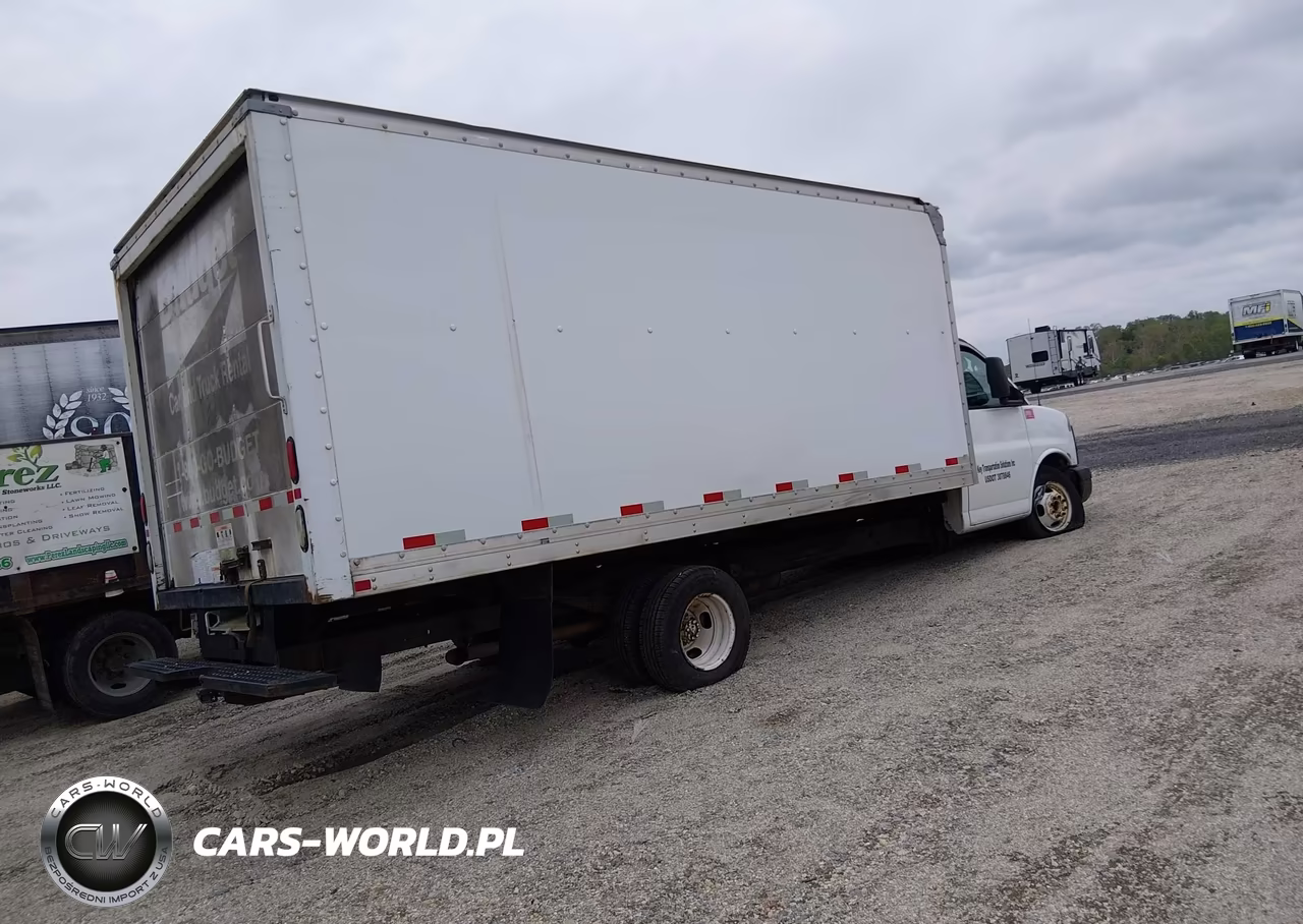 2011 GMC Savana Cutaway Work Van VIN:1GD374CA7B1903839 - 4