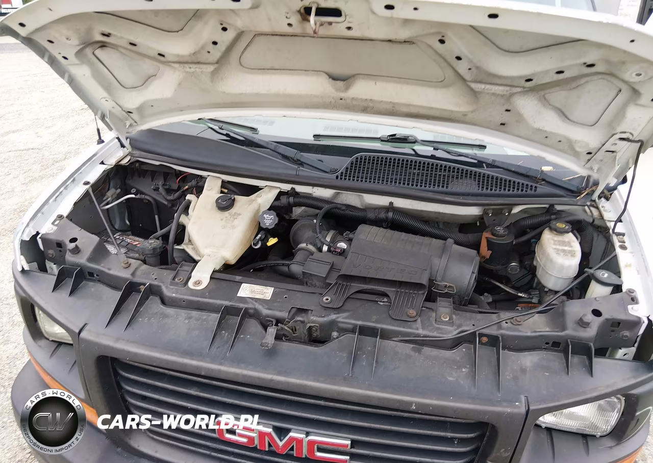 2011 GMC Savana Cutaway Work Van VIN:1GD374CA7B1903839 - 9