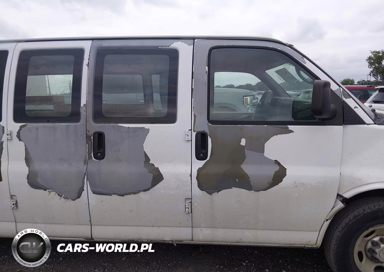 2010 Chevrolet Express 3500 Work Van VIN:1GC2GUBA0A1165639 - 14