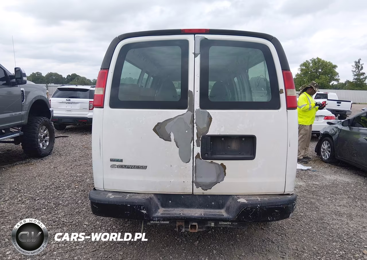 2010 Chevrolet Express 3500 Work Van VIN:1GC2GUBA0A1165639 - 17