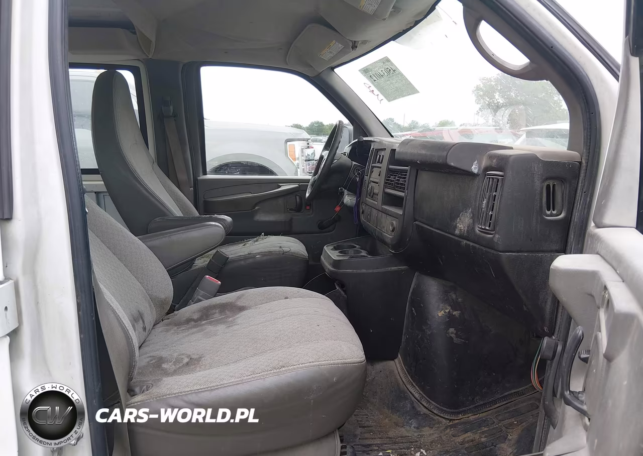 2010 Chevrolet Express 3500 Work Van VIN:1GC2GUBA0A1165639 - 5