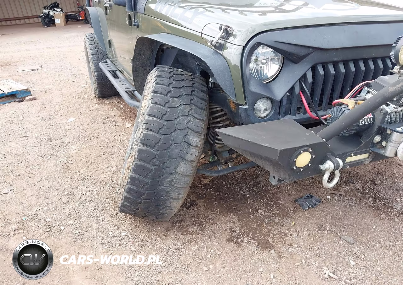 2015 Jeep Wrangler Unlimited Sahara VIN:1C4BJWEG4FL576230 - 17