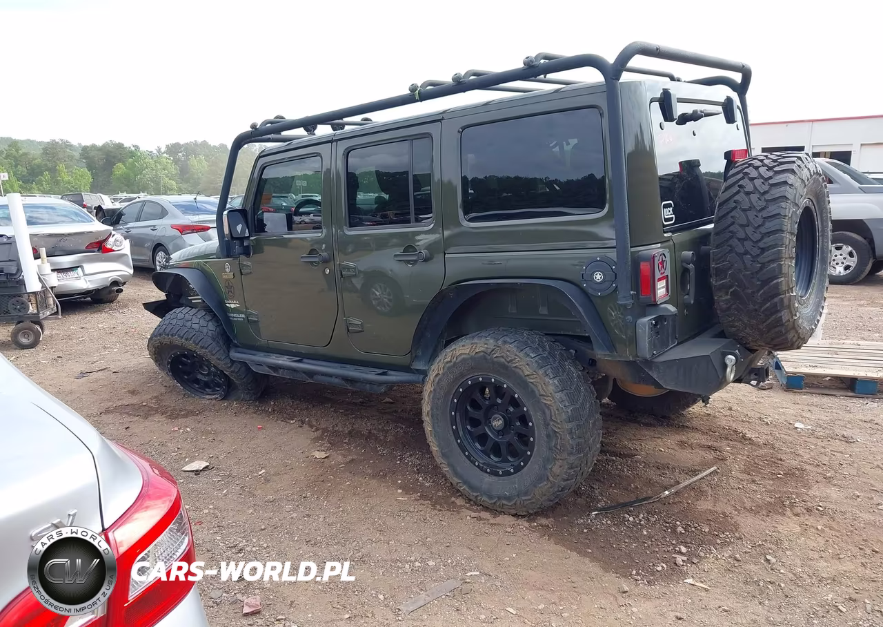 2015 Jeep Wrangler Unlimited Sahara VIN:1C4BJWEG4FL576230 - 3