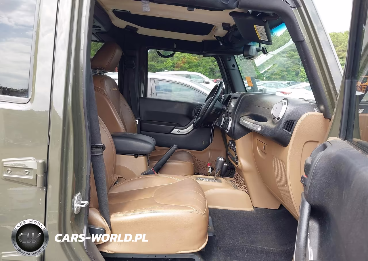 2015 Jeep Wrangler Unlimited Sahara VIN:1C4BJWEG4FL576230 - 5