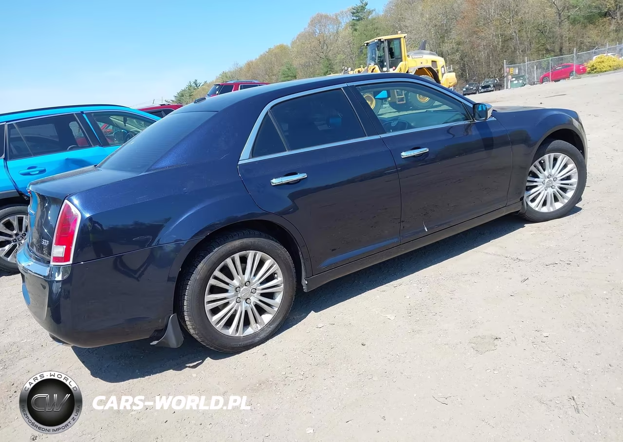 2012 Chrysler 300 Limited VIN:2C3CCAHG3CH139197 - 4