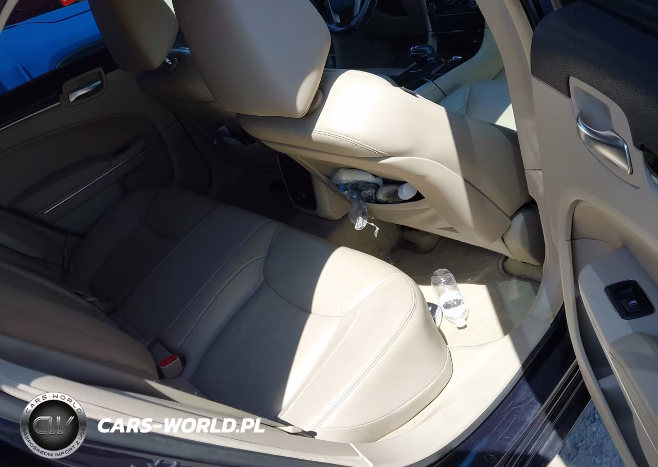 2012 Chrysler 300 Limited VIN:2C3CCAHG3CH139197 - 8