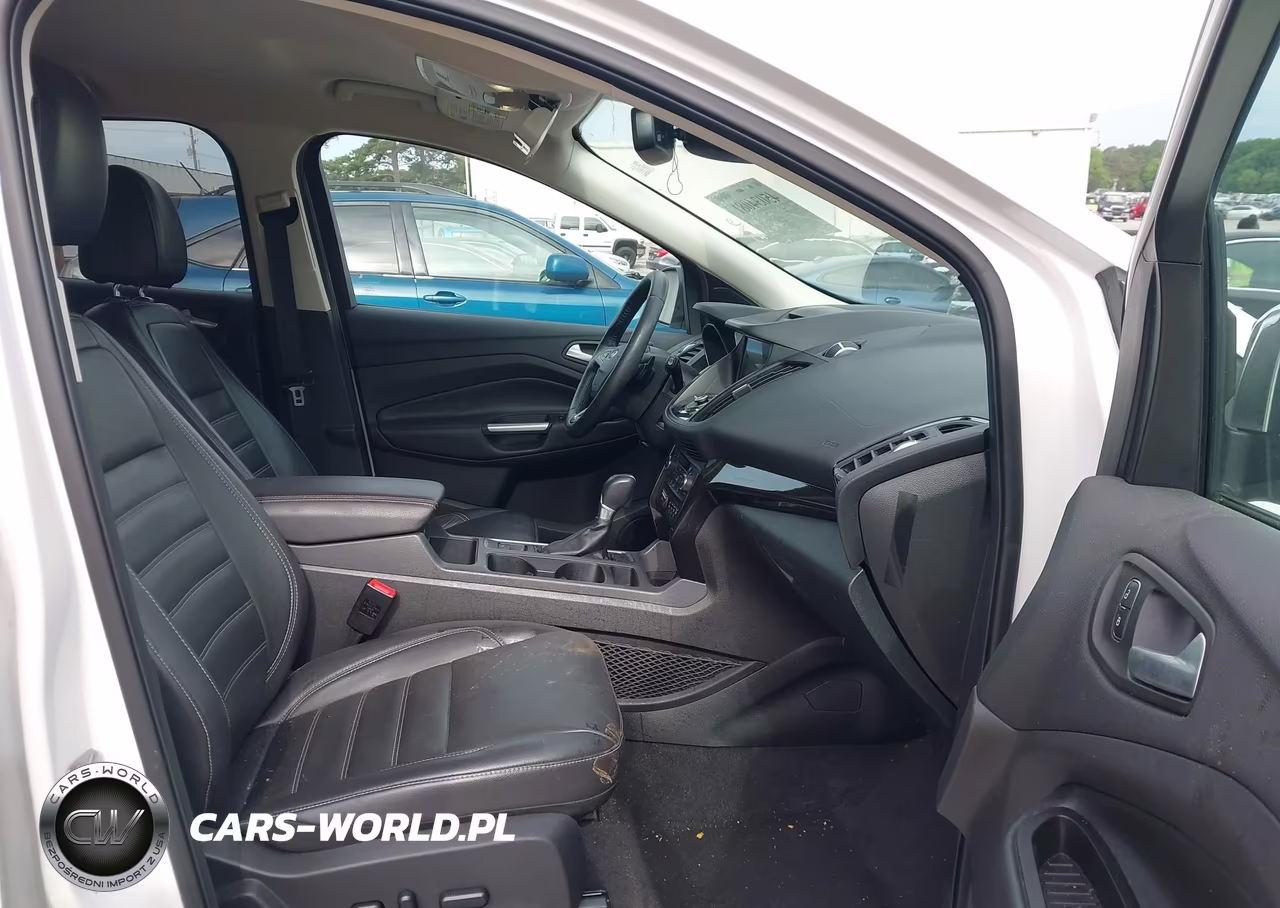 2017 Ford Escape Titanium VIN:1FMCU0J92HUA46329 - 5