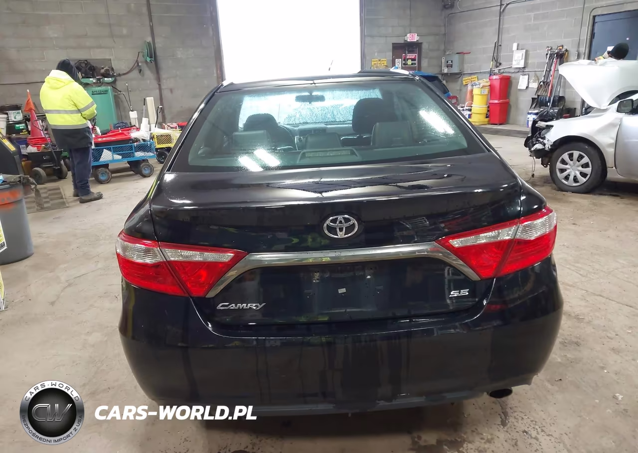 2015 Toyota Camry Se VIN:4T1BF1FK8FU934913 - 16