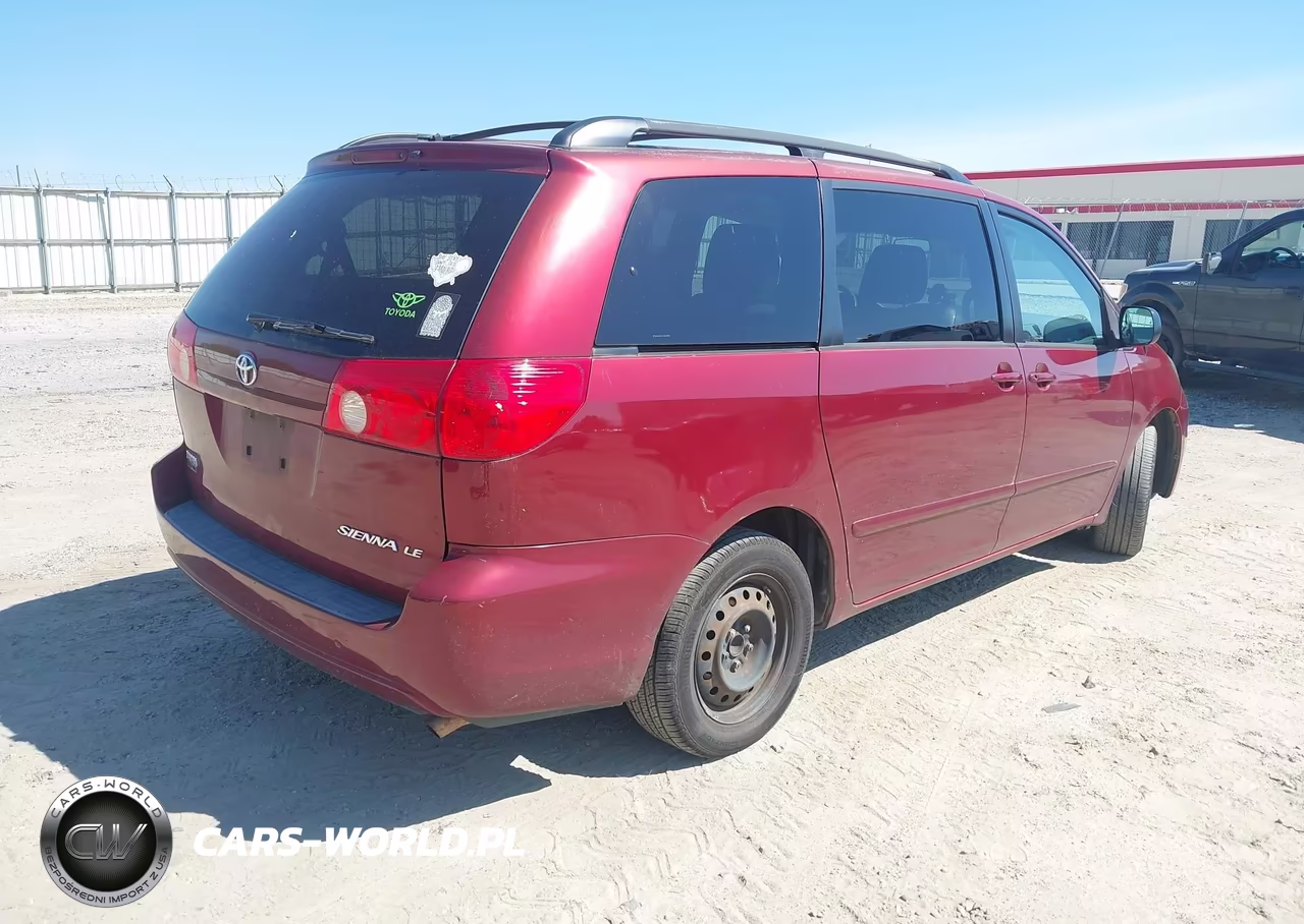 2010 Toyota Sienna Le VIN:5TDKK4CC4AS315933 - 4