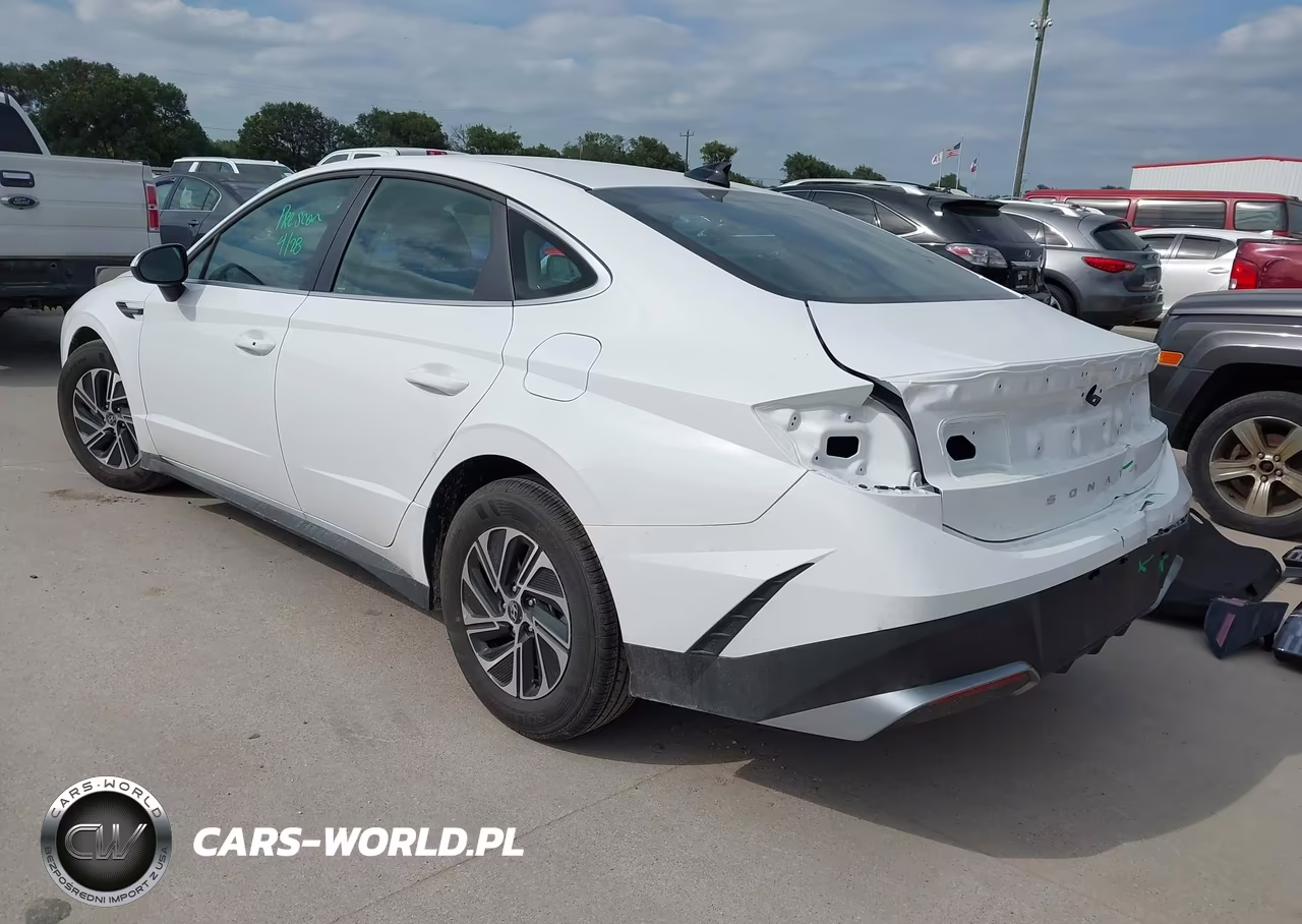 2026 Hyundai Sonata Hybrid Blue VIN:KMHL24JJ7TA156276 - 3