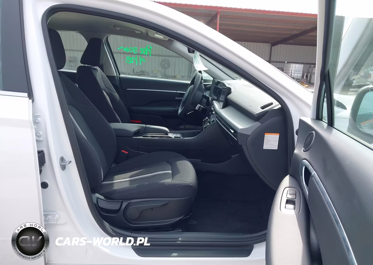 2026 Hyundai Sonata Hybrid Blue VIN:KMHL24JJ7TA156276 - 5