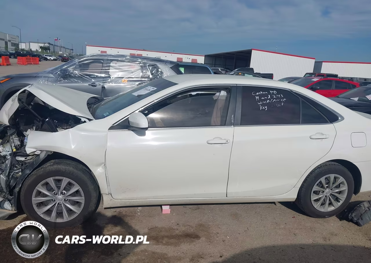 2017 Toyota Camry Le VIN:4T1BF1FK2HU441375 - 14