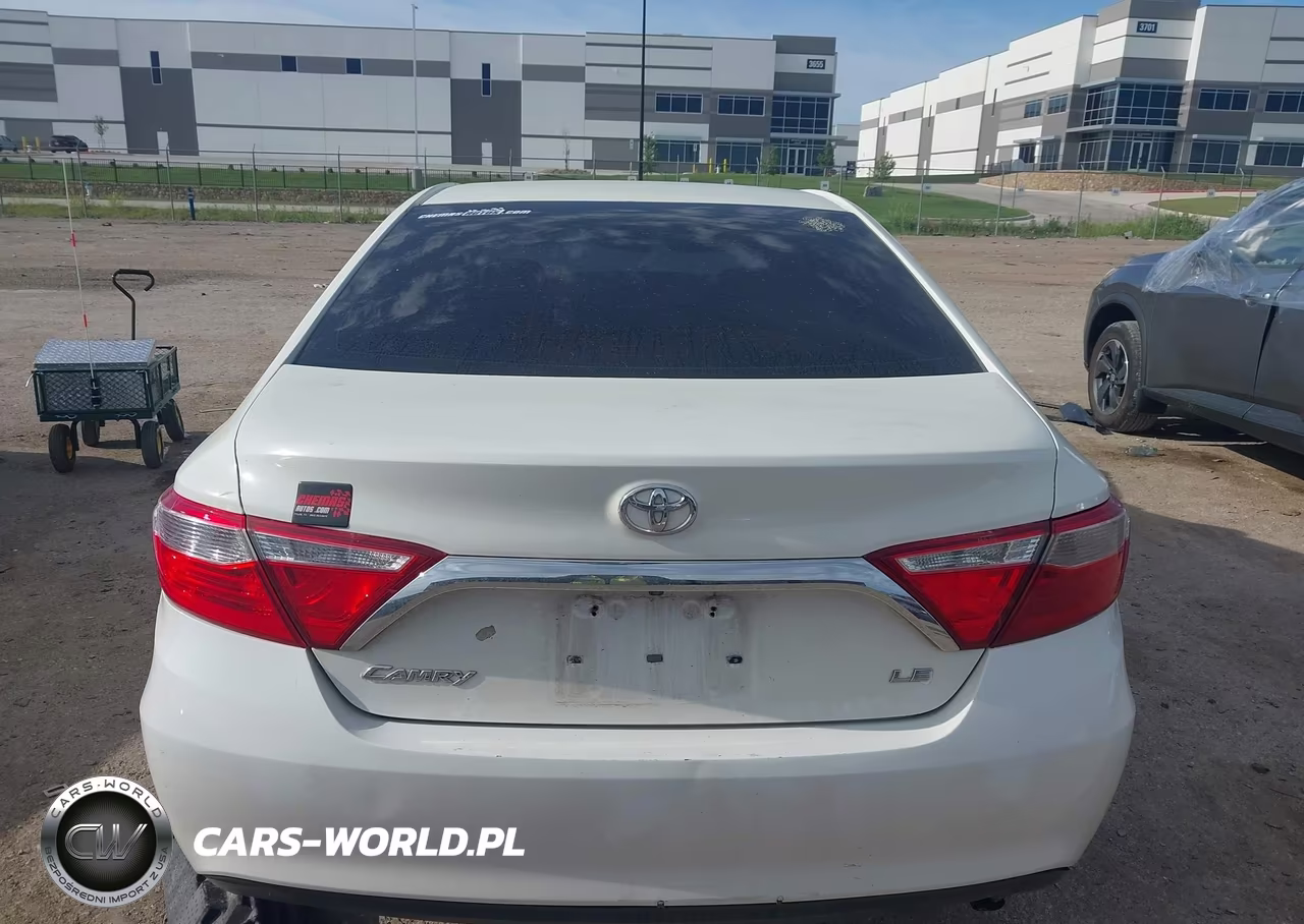 2017 Toyota Camry Le VIN:4T1BF1FK2HU441375 - 16