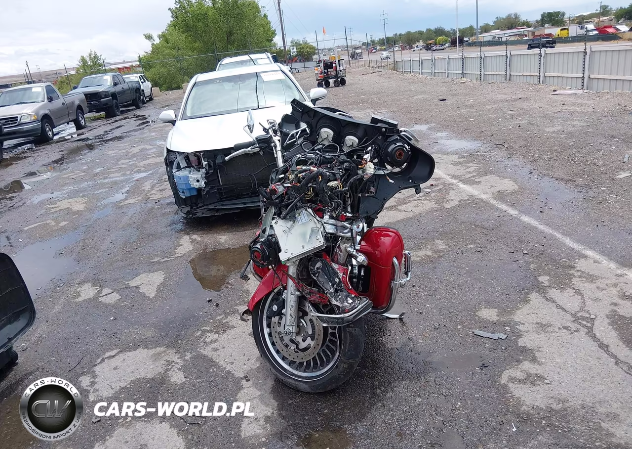 2010 Harley-Davidson Flhtk VIN:1HD1KEM34AB642595 - 5