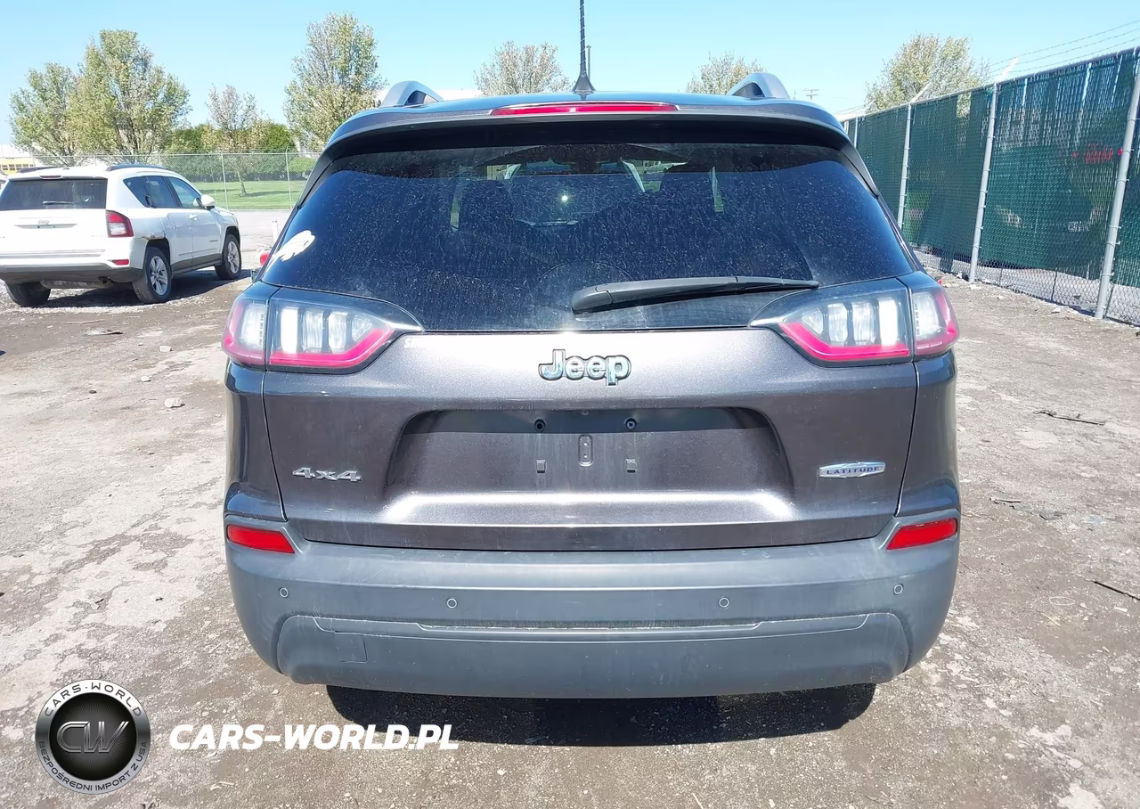 2019 Jeep Cherokee Latitude Plus 4X4 VIN:1C4PJMLB4KD269050 - 16
