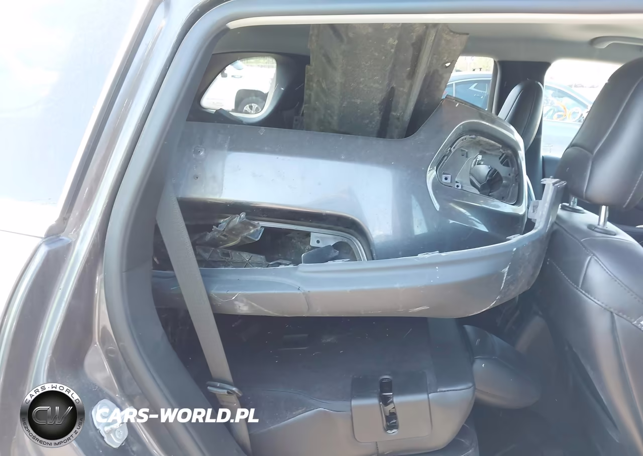 2019 Jeep Cherokee Latitude Plus 4X4 VIN:1C4PJMLB4KD269050 - 8